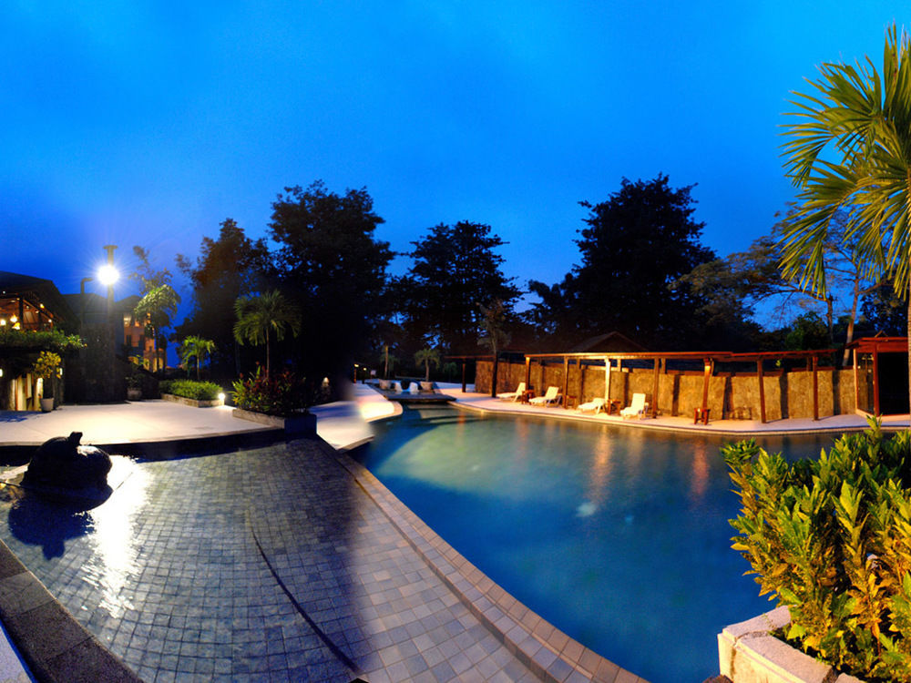 Finna Golf & Country Club Prigen Екстериор снимка