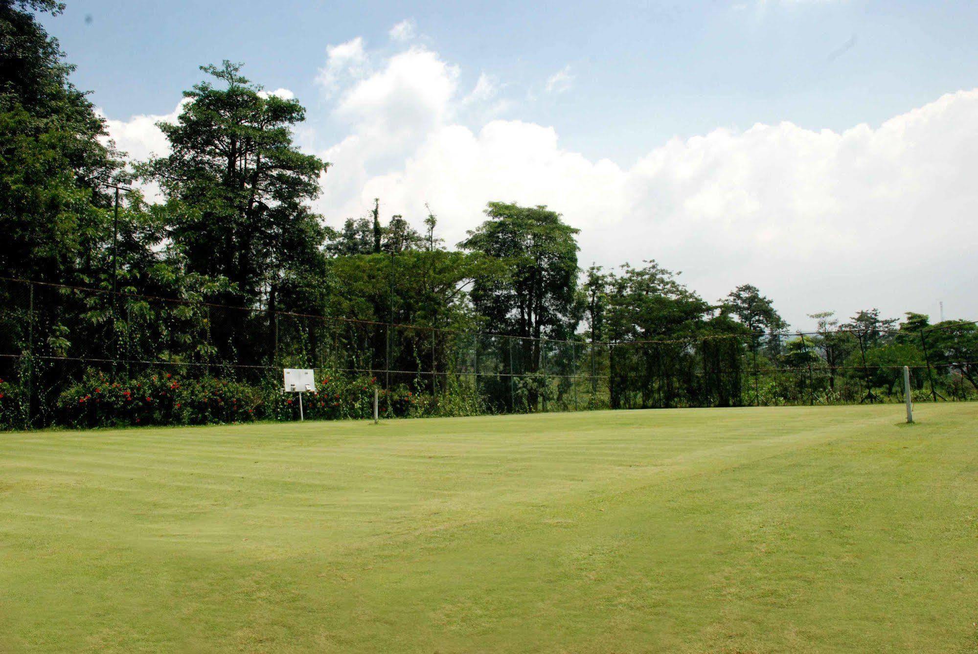 Finna Golf & Country Club Prigen Екстериор снимка