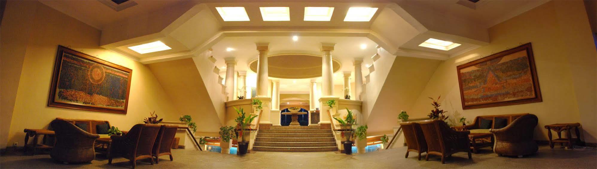 Finna Golf & Country Club Prigen Екстериор снимка